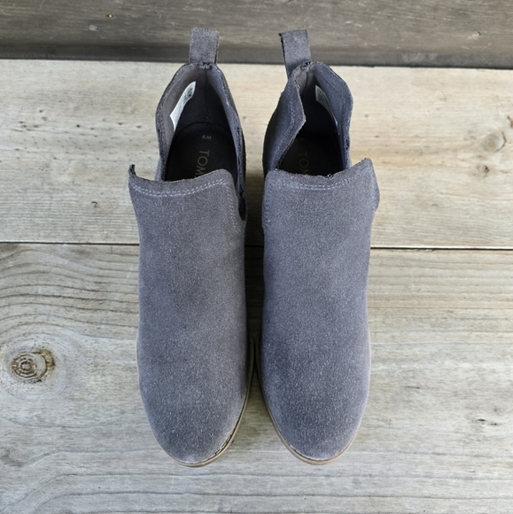 Toms Kallie Gray Suede, Boho-chic Cut-out, Stacked Wedge Comfort Bootie WMS 9W - Picture 8 of 16